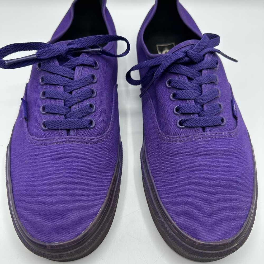 VANS Authentic Lo Pro Skate Shoes Men’s 11 Women’s 12.5 Monochrome Purple